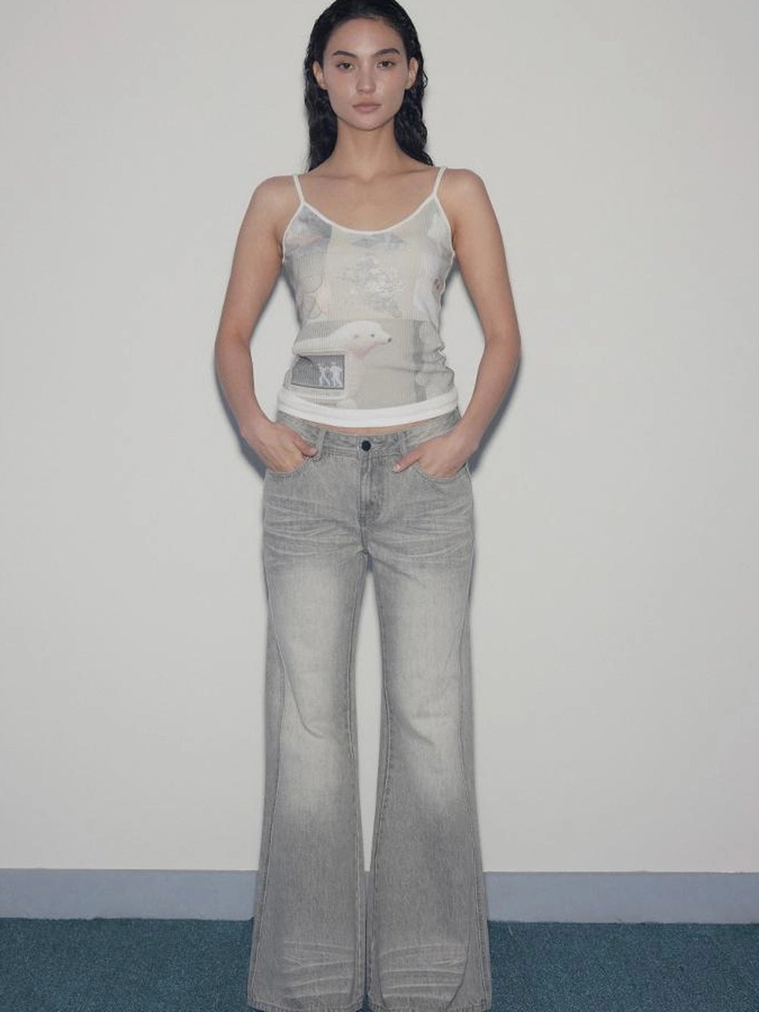 Mito de dar Low Saturation Mineral Wash Low Waist Micro Flare Jeans