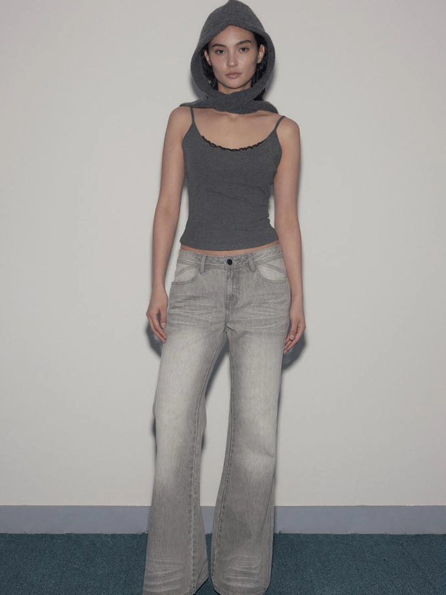 Mito de dar Low Saturation Mineral Wash Low Waist Micro Flare Jeans