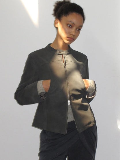 Mito de dar Matte Mist Gray Stand Collar Dual Zipper Slim Cropped Women&