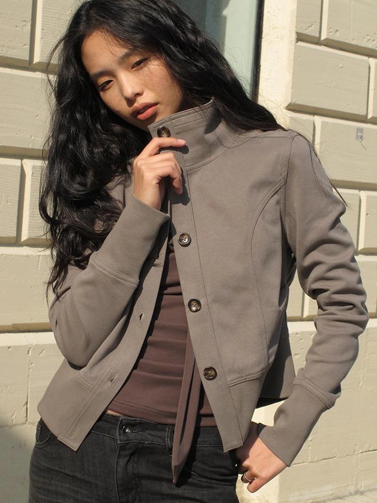 Mito de dar Matte Stand Collar Slim Fit Waist Cinched Urban Jacket