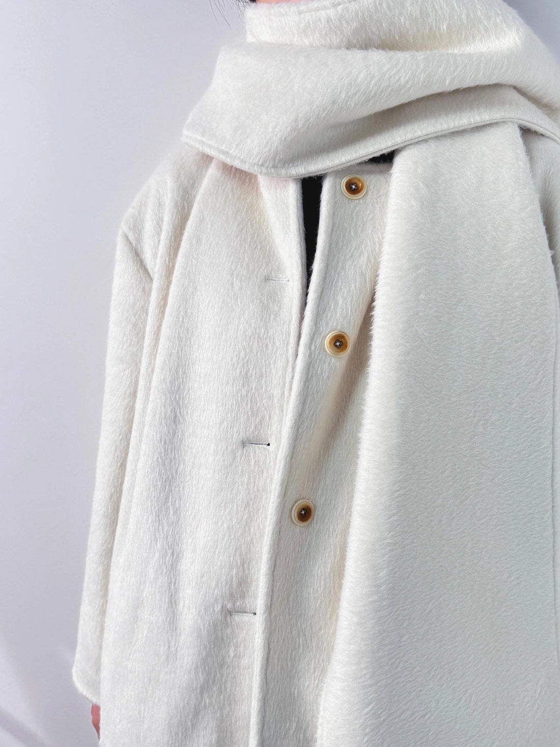 Mito de dar Misty White Long Wool Blend Scarf Collar Coat