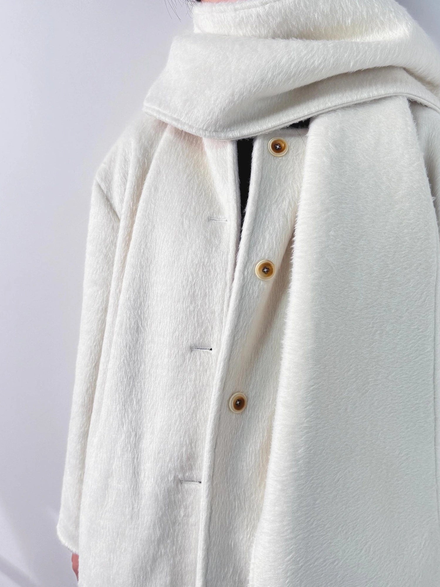 Mito de dar Misty White Long Wool Blend Scarf Collar Coat