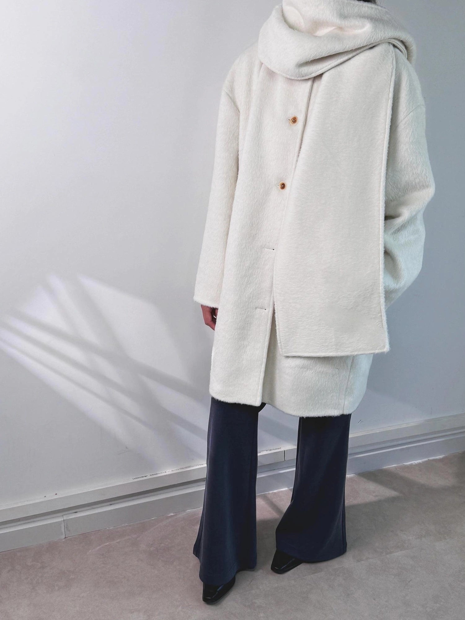 Mito de dar Misty White Long Wool Blend Scarf Collar Coat