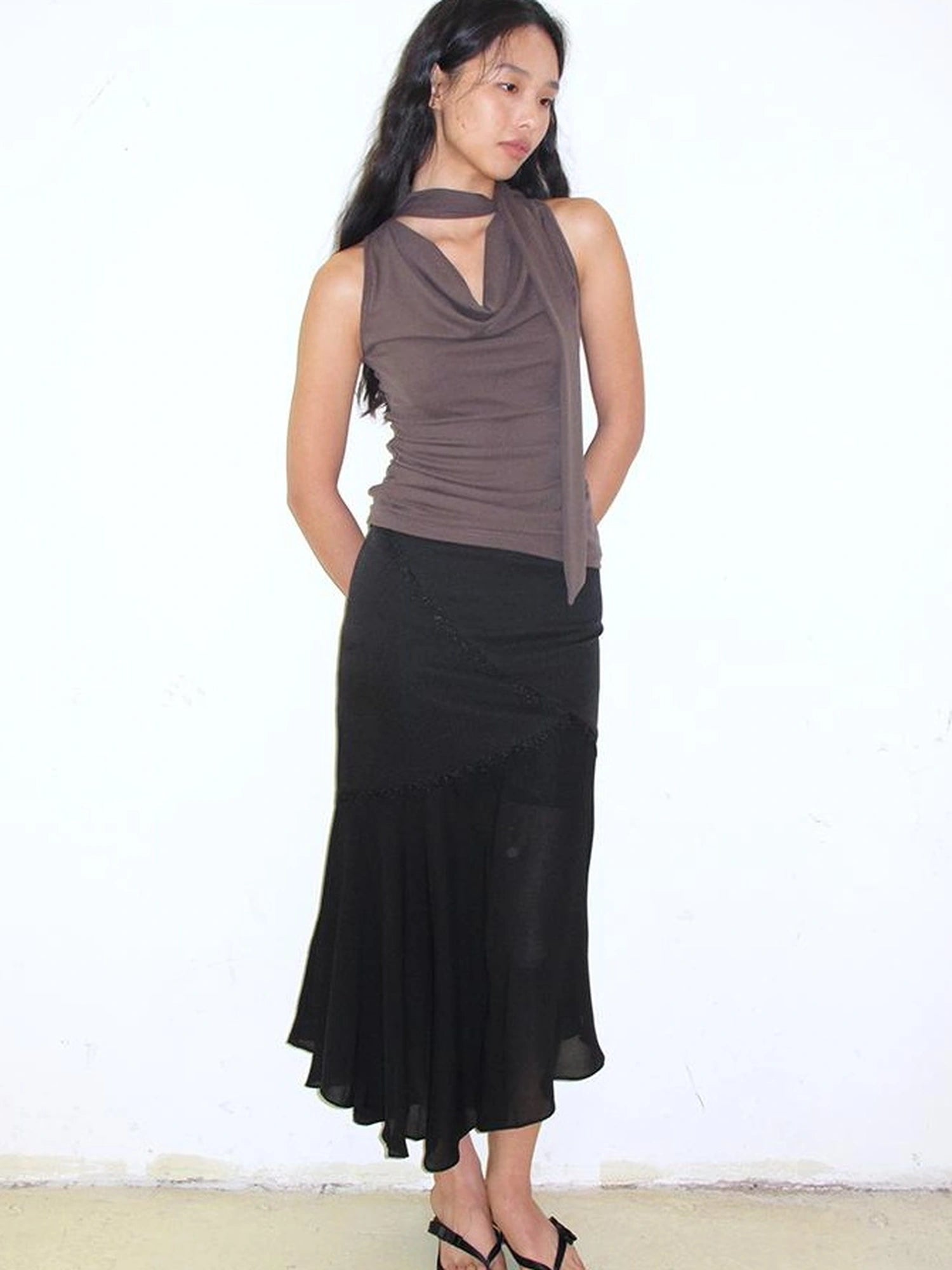 Mito de dar Modal Sand Washed V-neck Crossover Back Tank Top