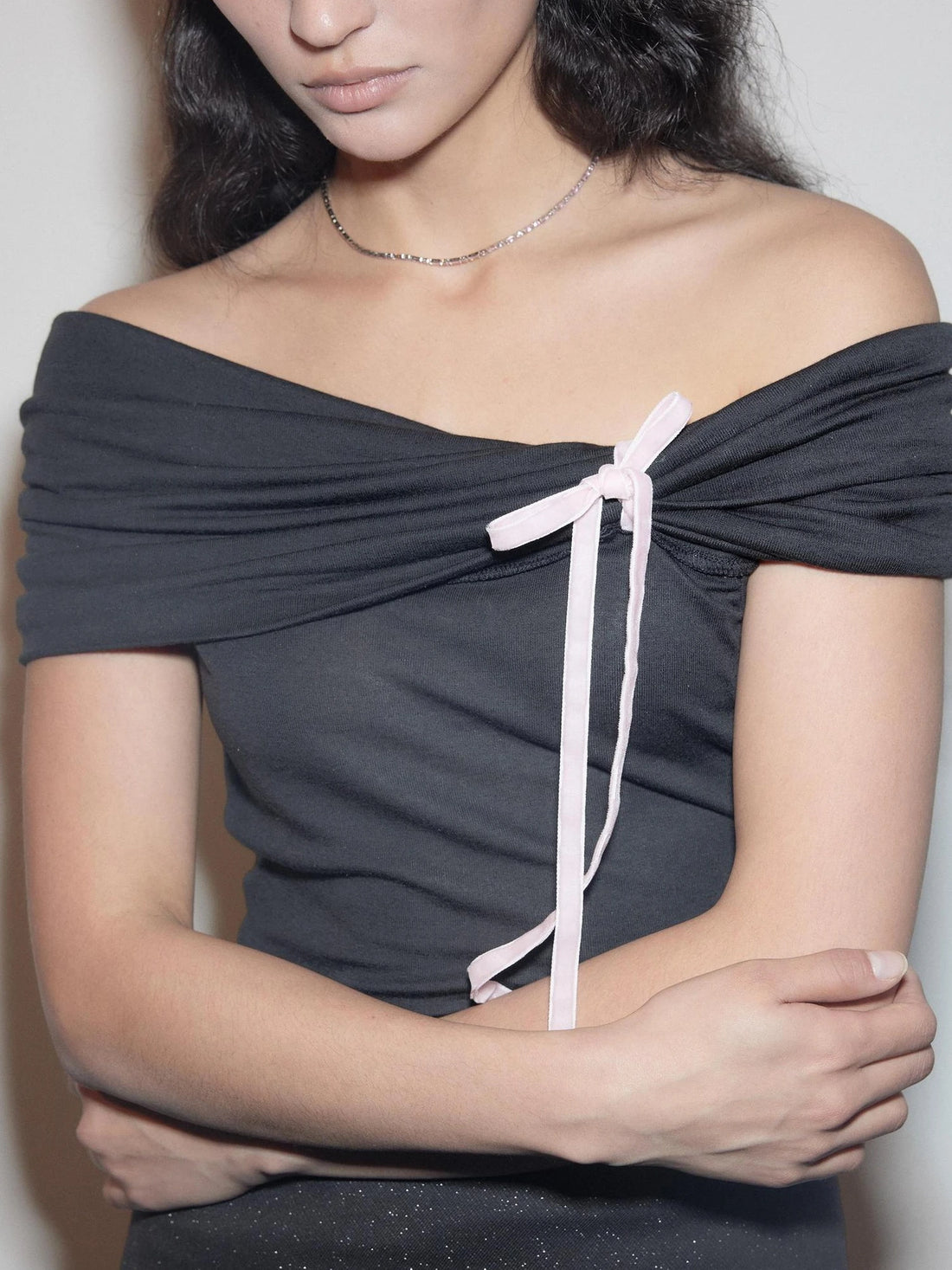 Mito de dar One Shoulder Pleated Pink Bow Lyocell Wool Knit Top