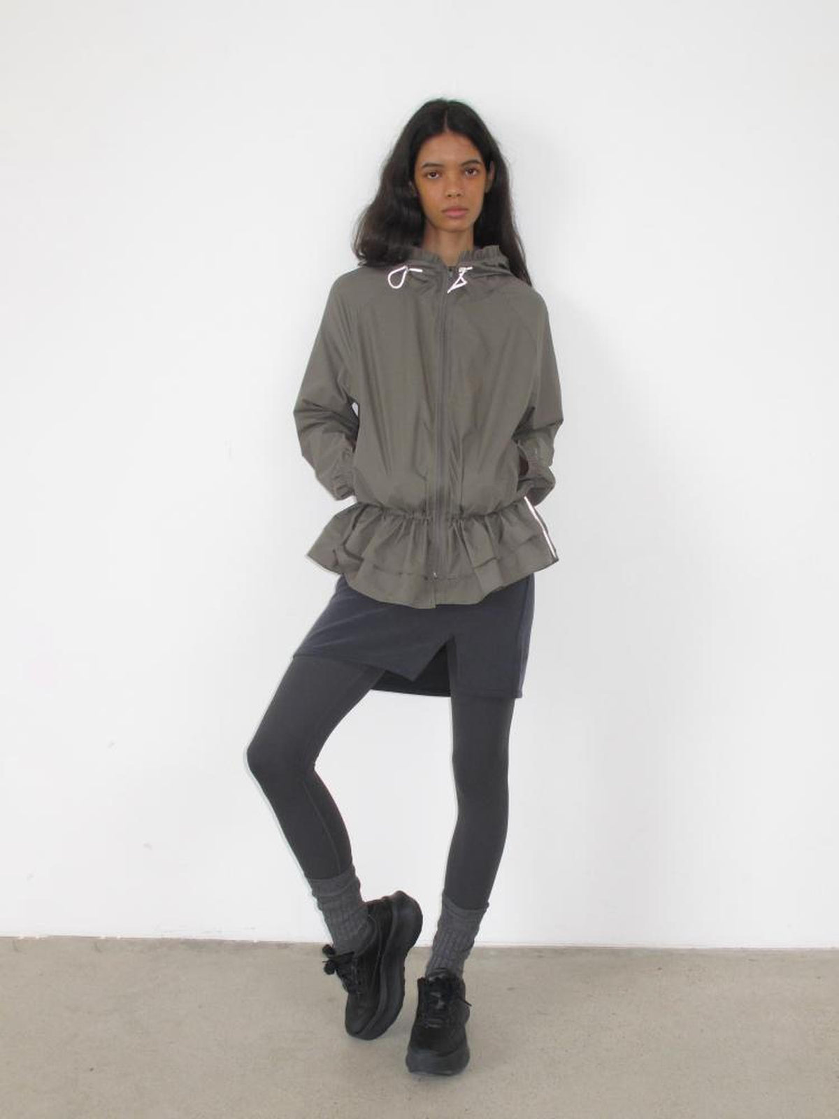 Mito de dar Ruffle Hem Drawstring Hooded Upf50+ Lightweight Women&