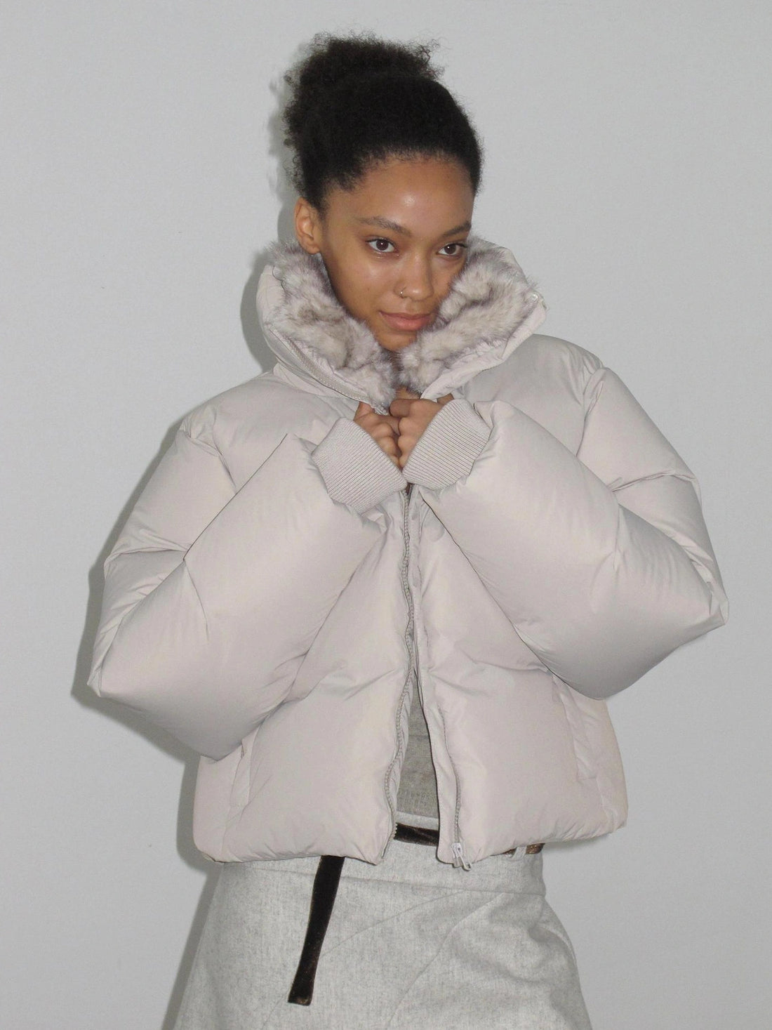 Mito de dar Short Fur Collar 90 White Duck Down Jacket