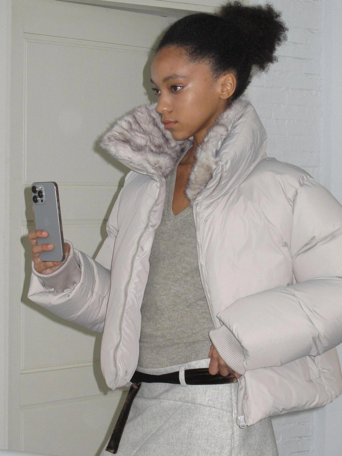 Mito de dar Short Fur Collar 90 White Duck Down Jacket