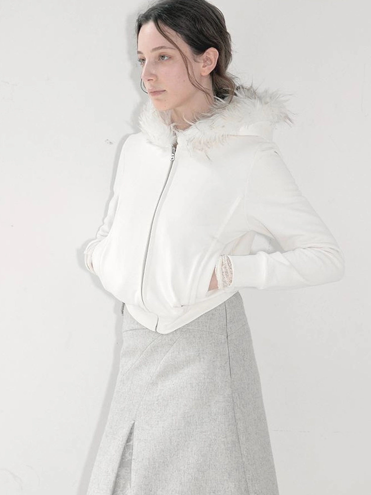 Mito de dar Short Slim Fit Hooded Fur Hoodie