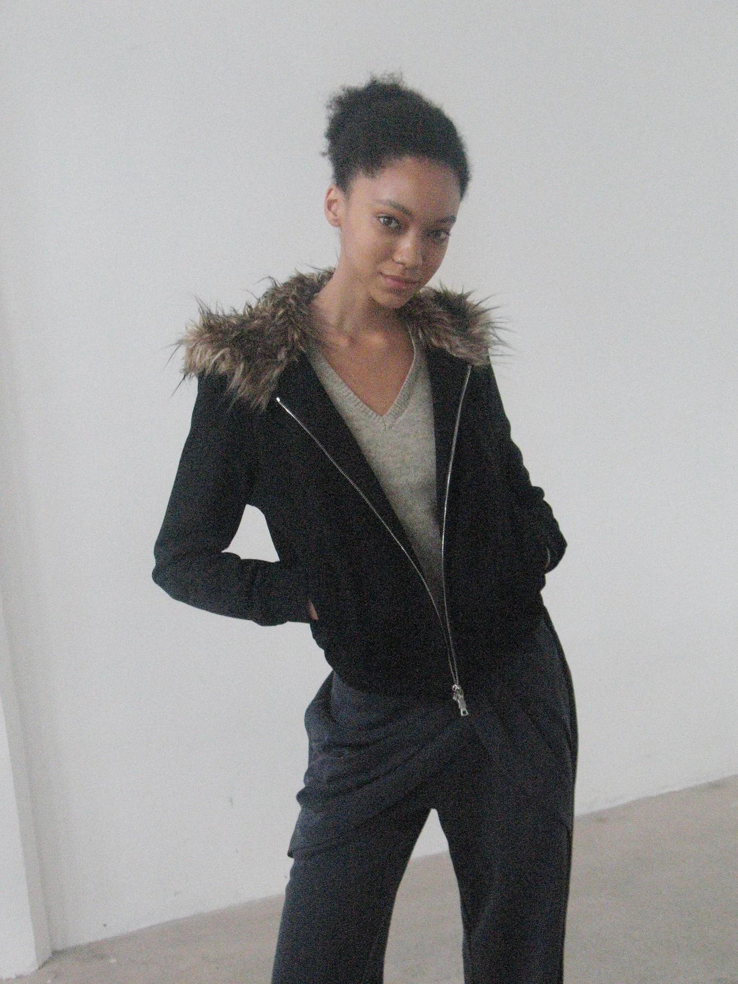 Mito de dar Short Slim Fit Hooded Fur Hoodie