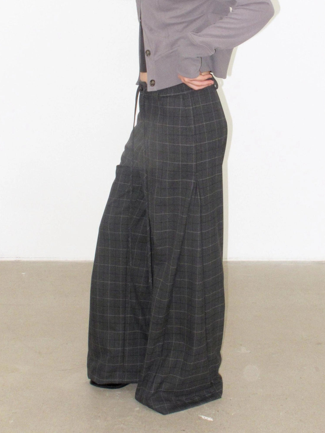 Mito de dar Slit Side Pleated Grey Plaid Wide Leg Pants