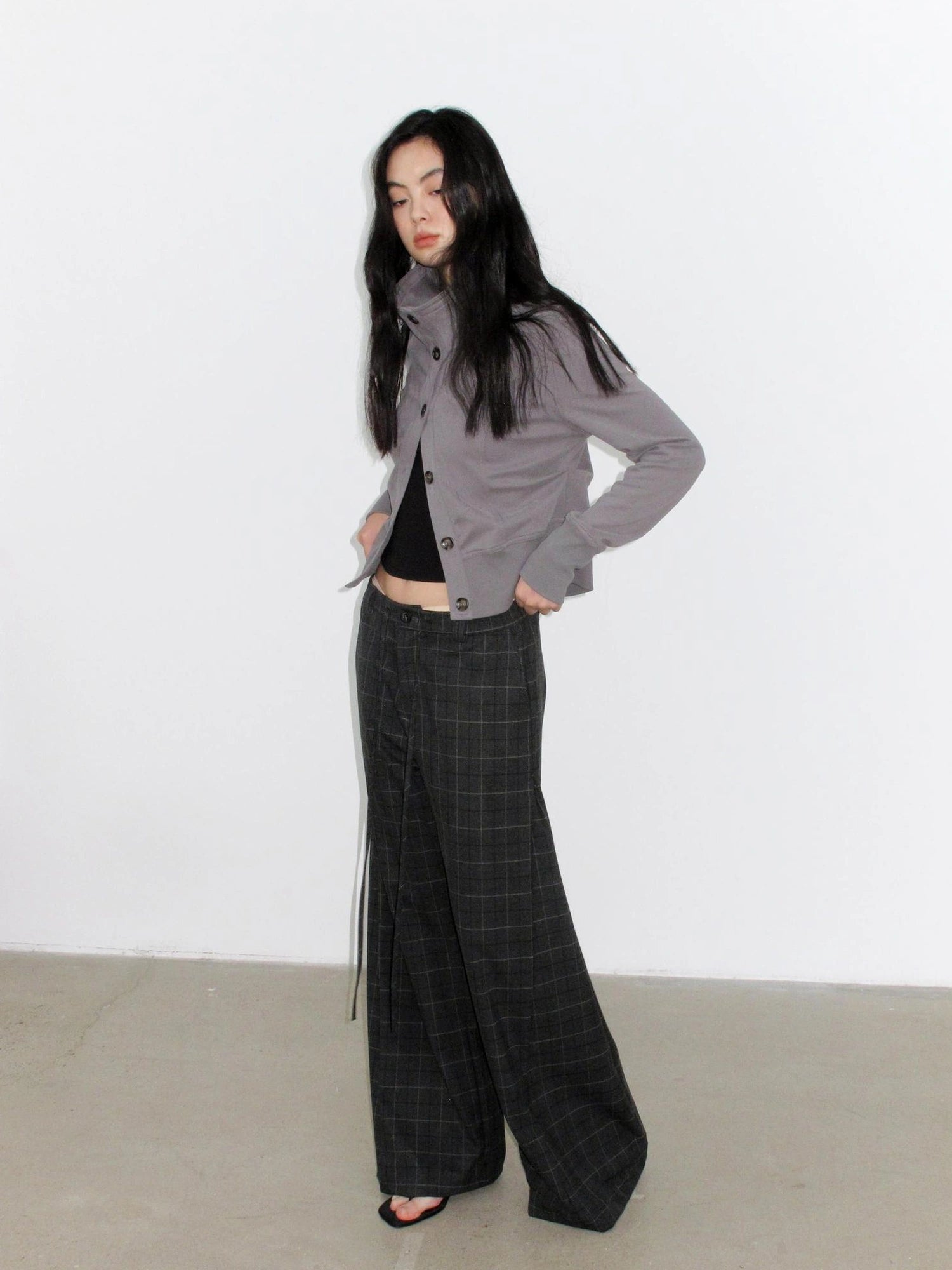 Mito de dar Slit Side Pleated Grey Plaid Wide Leg Pants