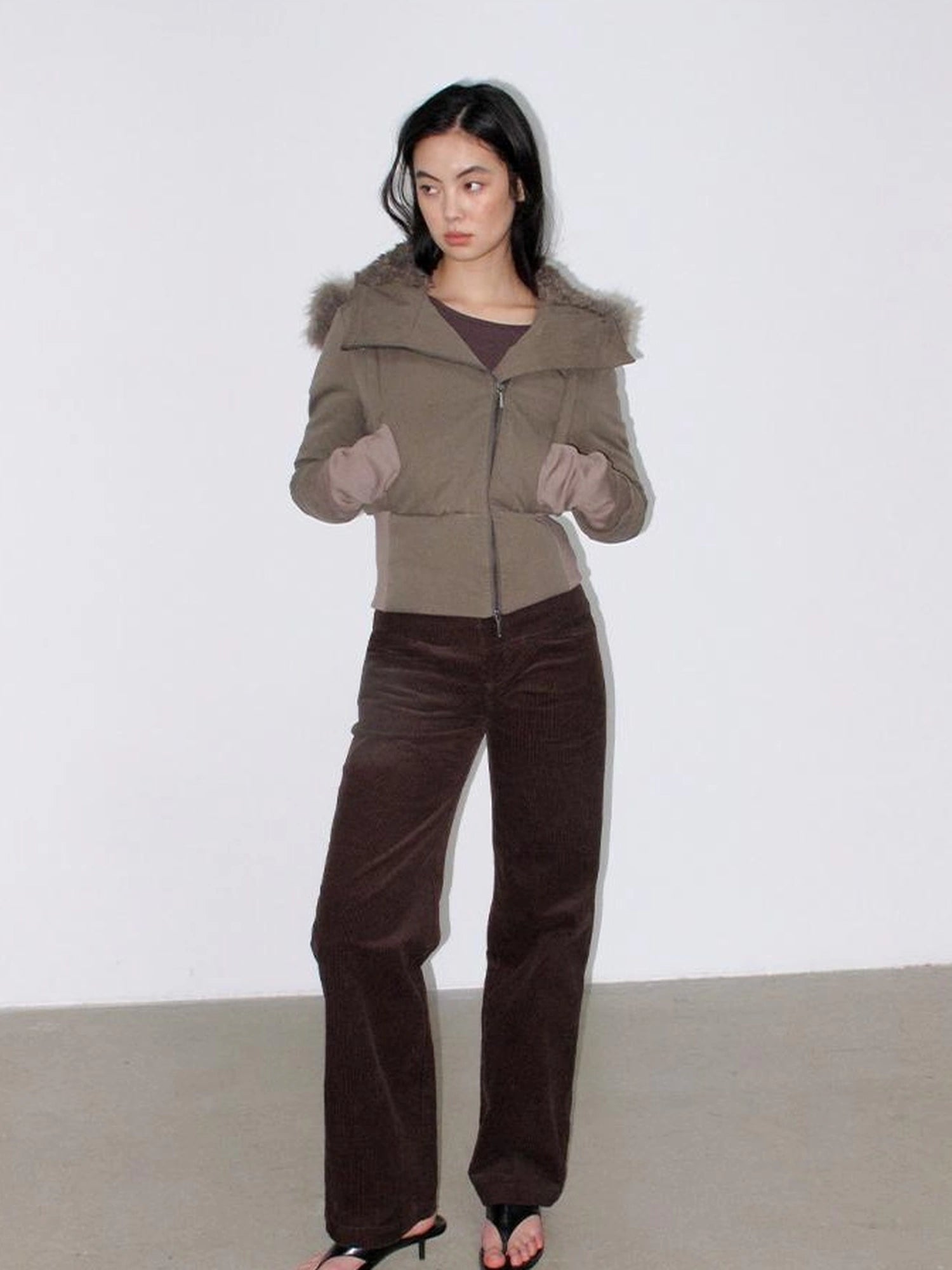 Mito de dar Straight Leg Corduroy Pants With Front Pockets