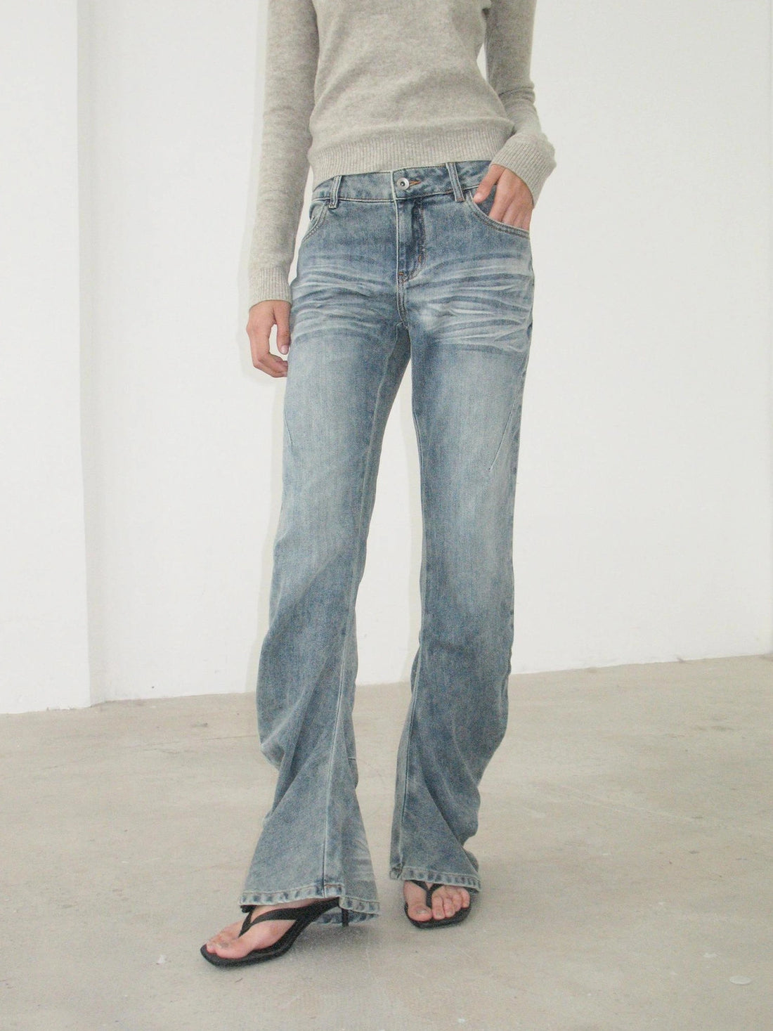 Twisted Curve Vintage Low Rise Flared Jeans
