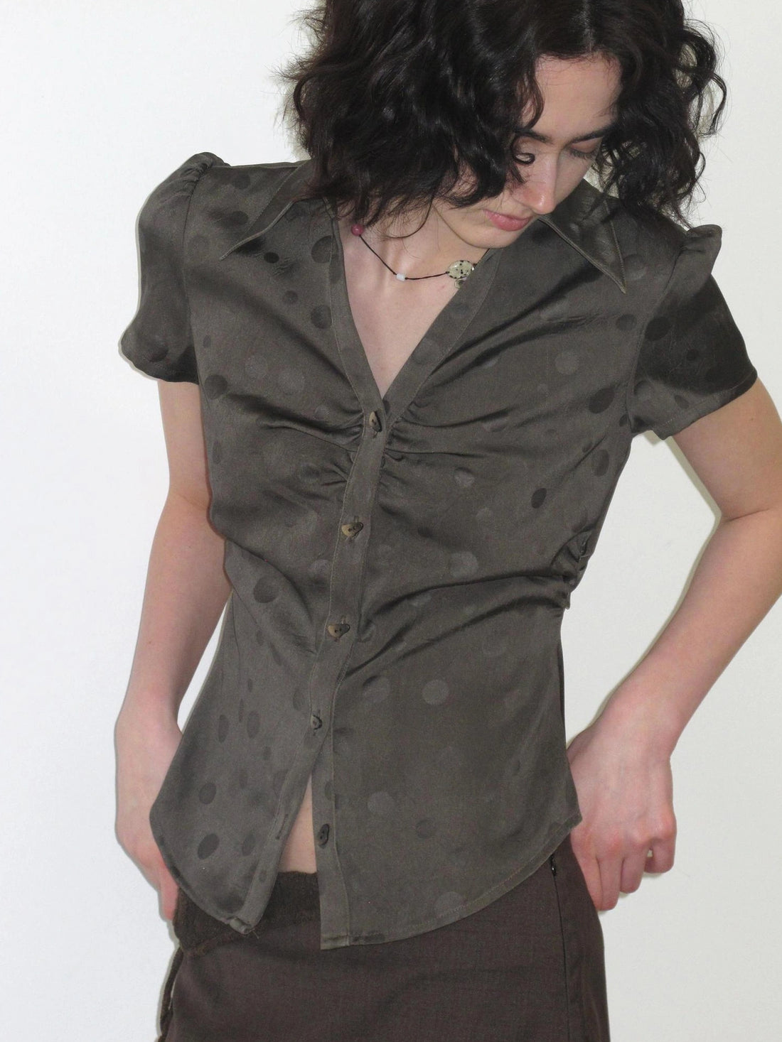 Mito de dar V-Neck Polka Dot Waist Cinched Office Shirt