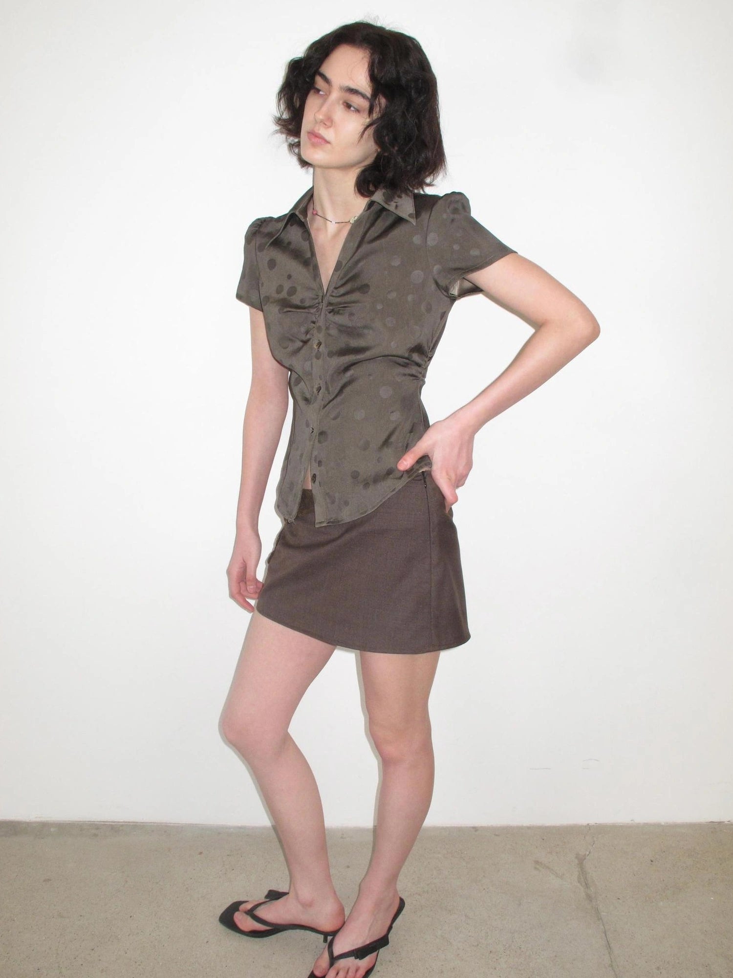 Mito de dar V-Neck Polka Dot Waist Cinched Office Shirt