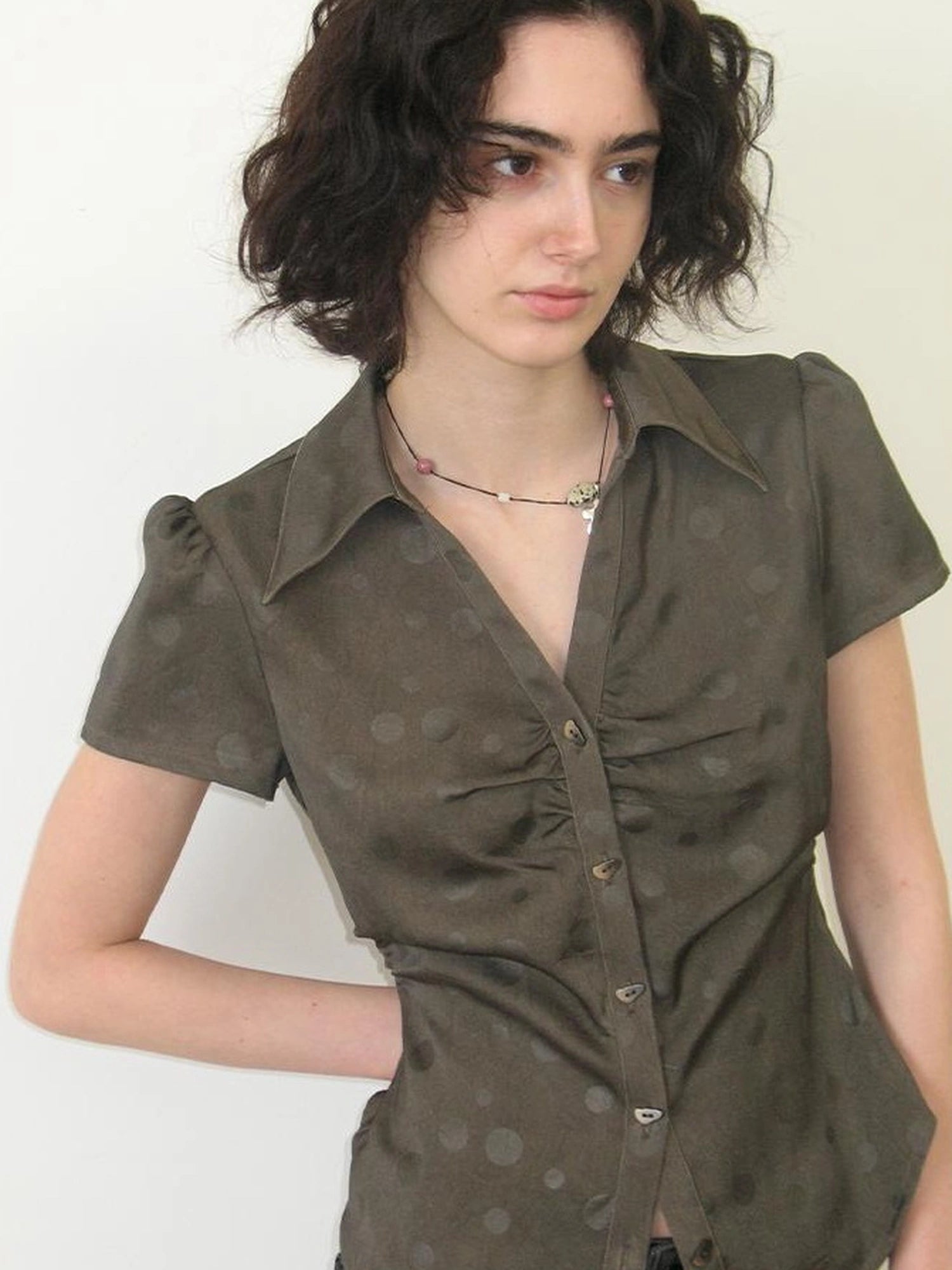 Mito de dar V-Neck Polka Dot Waist Cinched Office Shirt