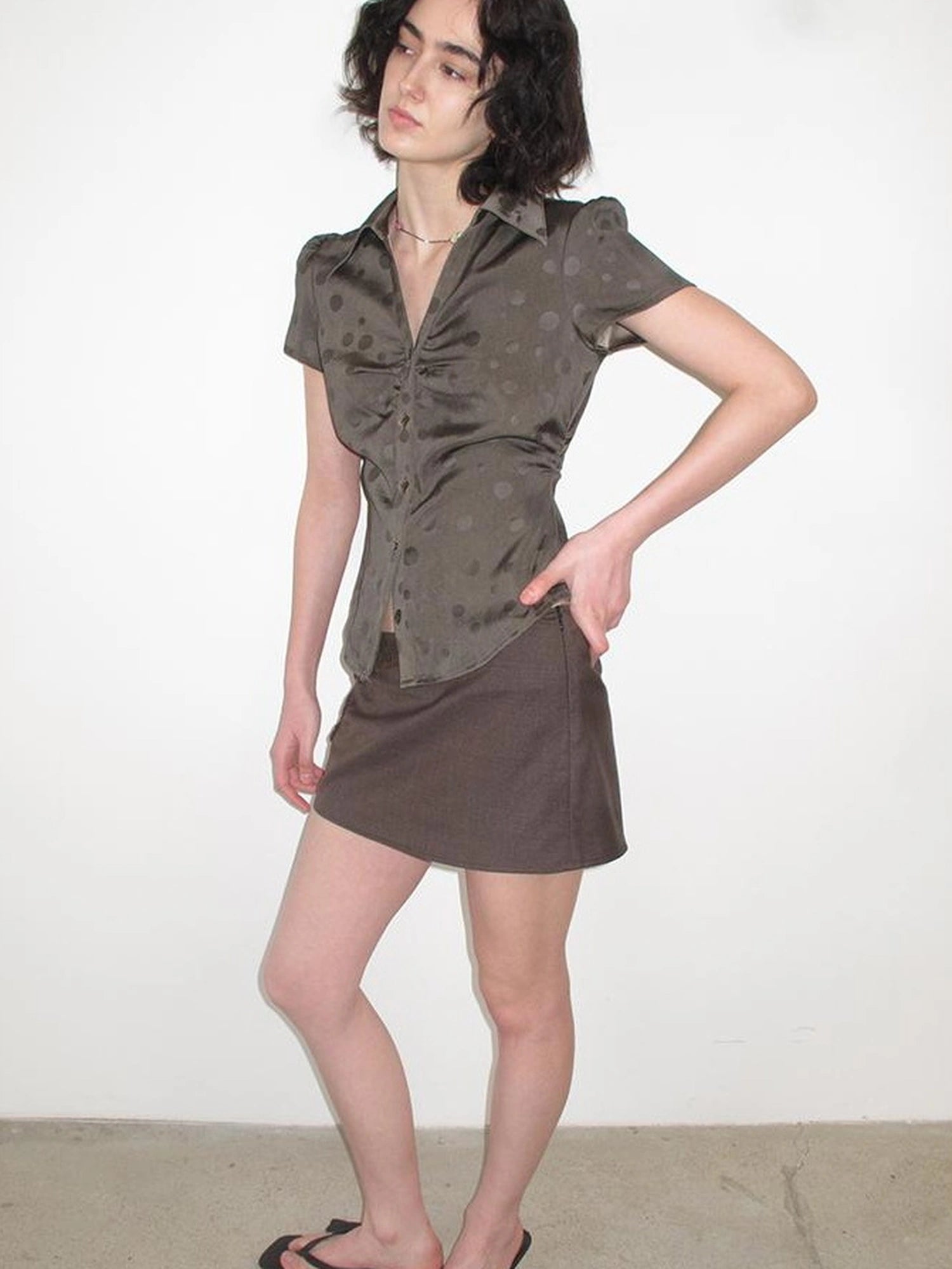 Mito de dar V-Neck Polka Dot Waist Cinched Office Shirt