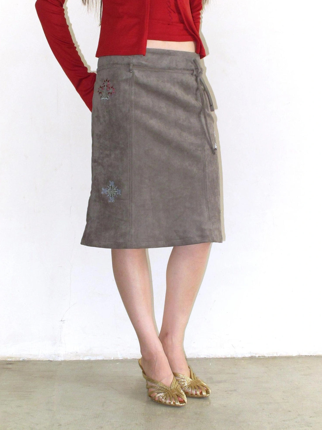 Mito de dar Vintage Embroidered Suede A Line Skirt