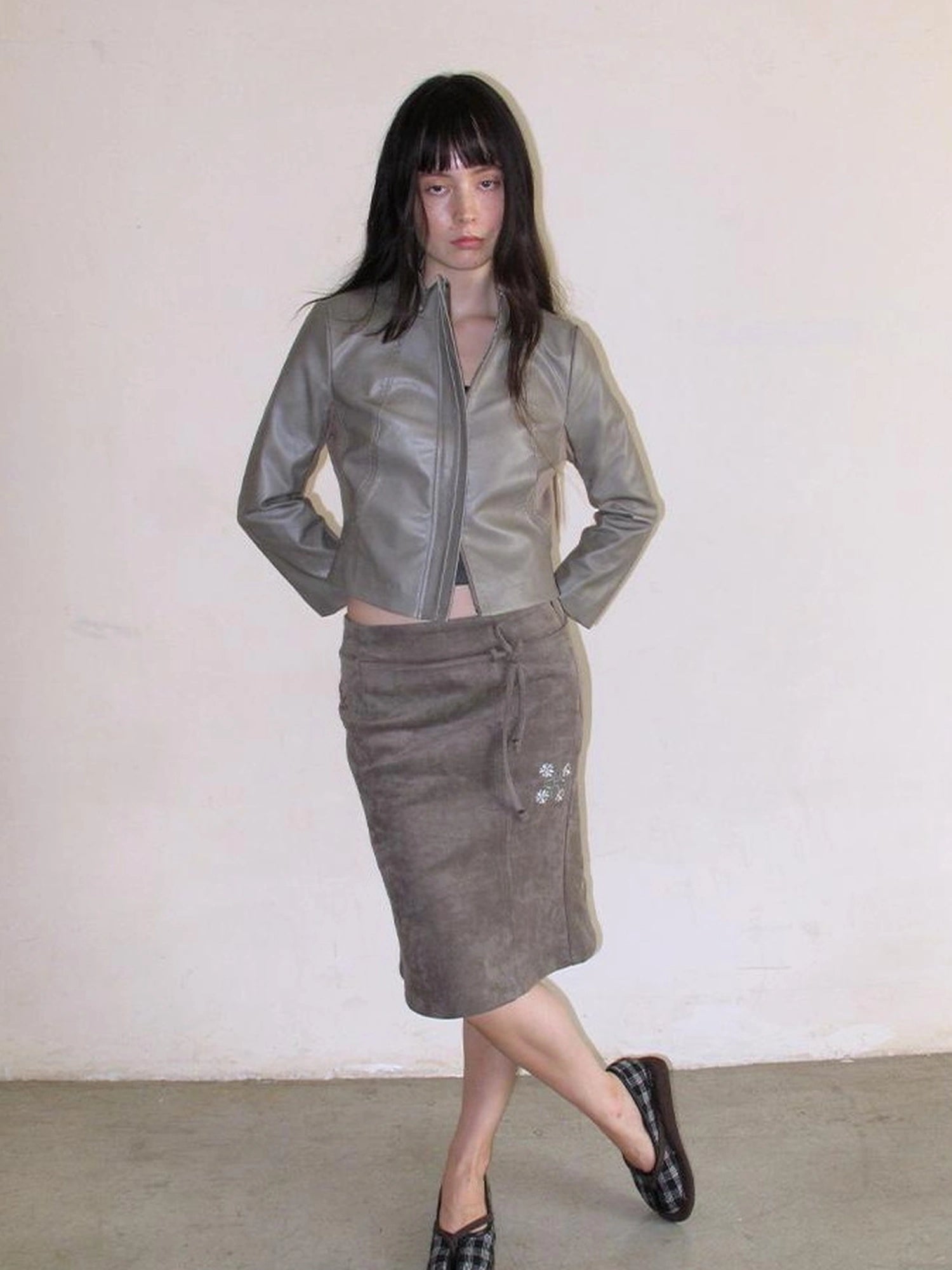 Mito de dar Vintage Embroidered Suede A Line Skirt