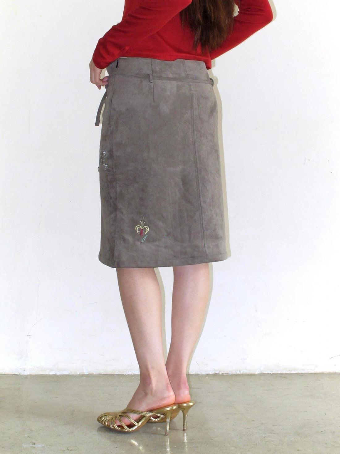 Mito de dar Vintage Embroidered Suede A Line Skirt