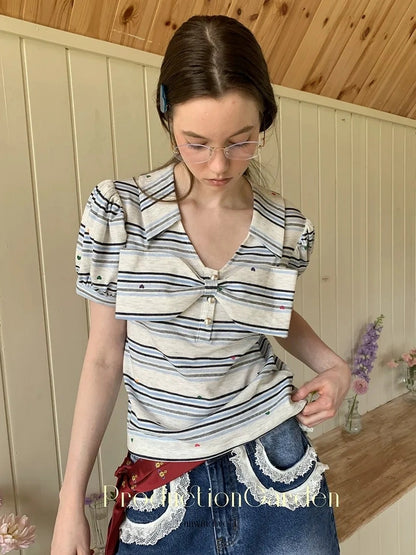 制造（后花园）------人人爱花裙 Moisture Wicking Slim Fit V Neck Puff Sleeve Bow Women Cross Heart Print T-Shirt