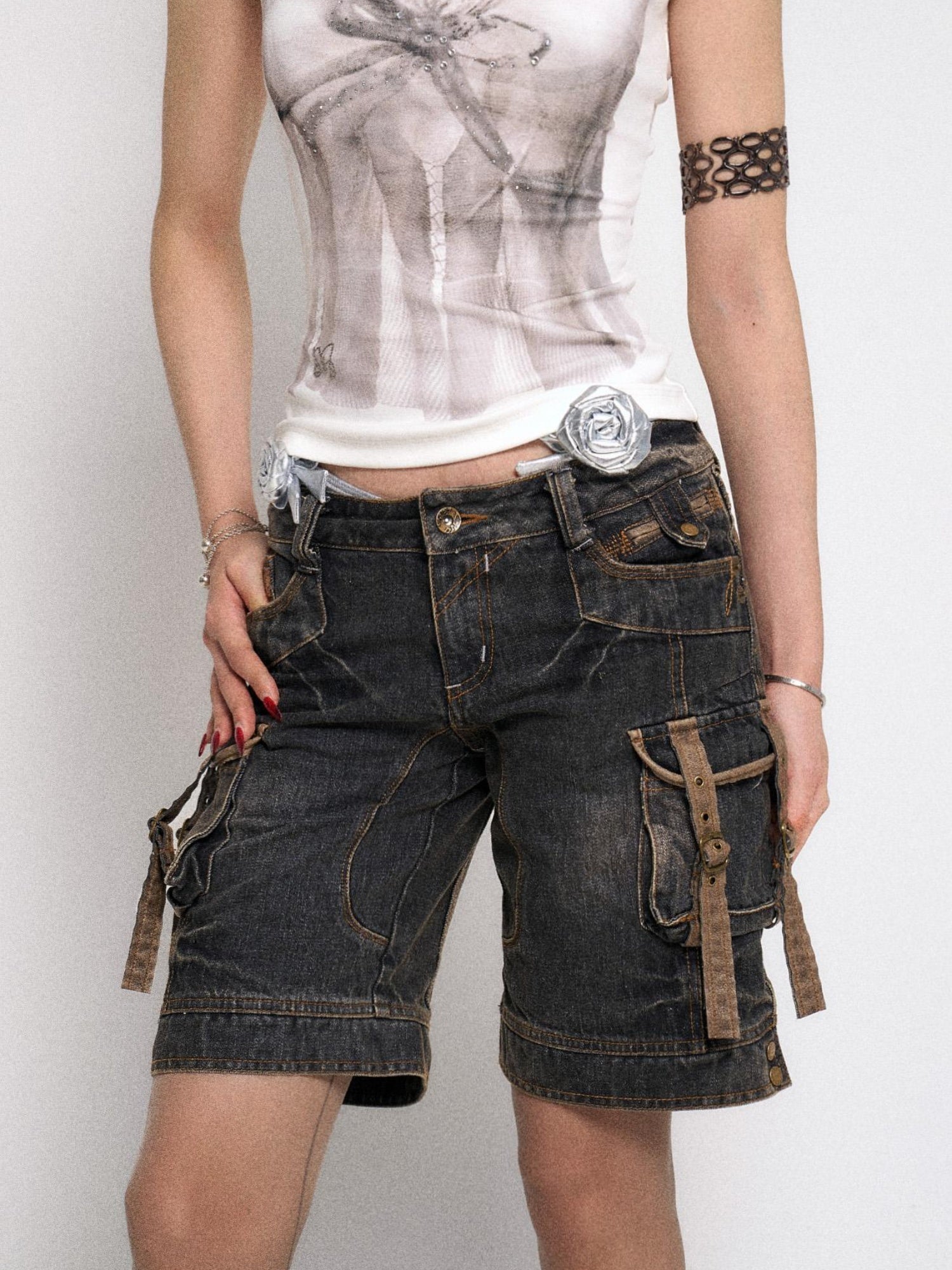 Flowers birds Market Multi-Pocket Vintage Washed Denim Low-Rise Design Shorts