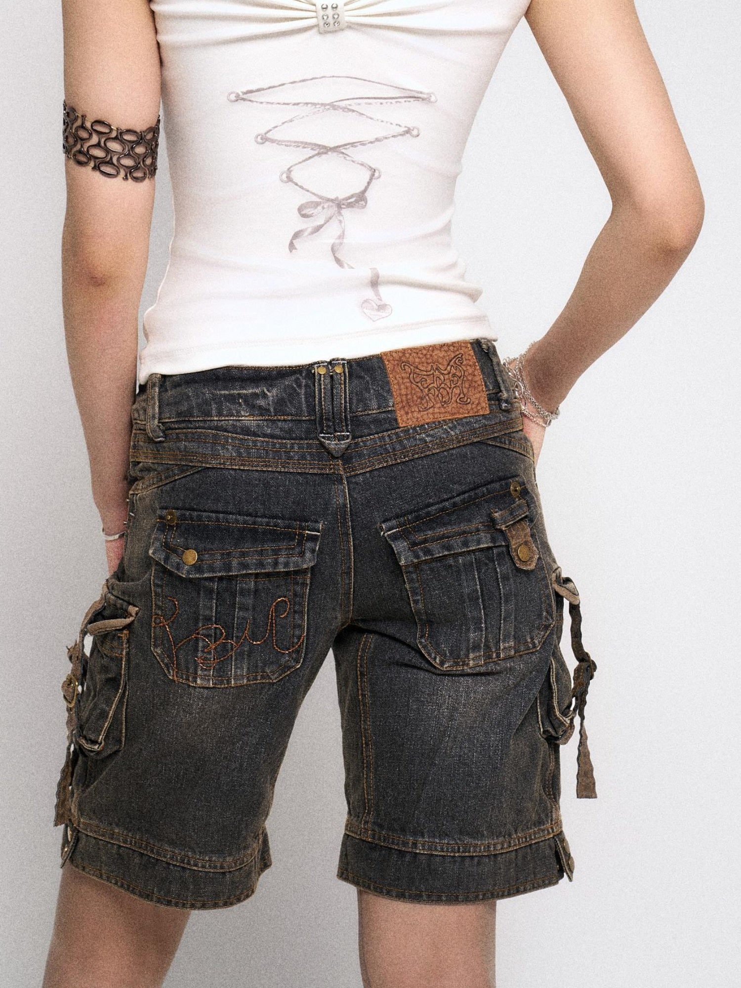 Flowers birds Market Multi-Pocket Vintage Washed Denim Low-Rise Design Shorts