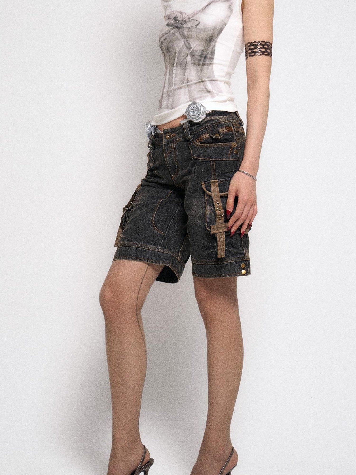 Flowers birds Market Multi-Pocket Vintage Washed Denim Low-Rise Design Shorts