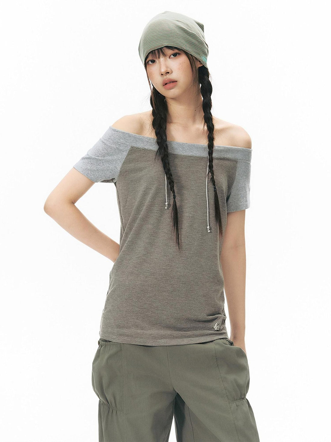 NAPSNAPS Grey Red Stripe Embroidered Raglan One Shoulder Women&
