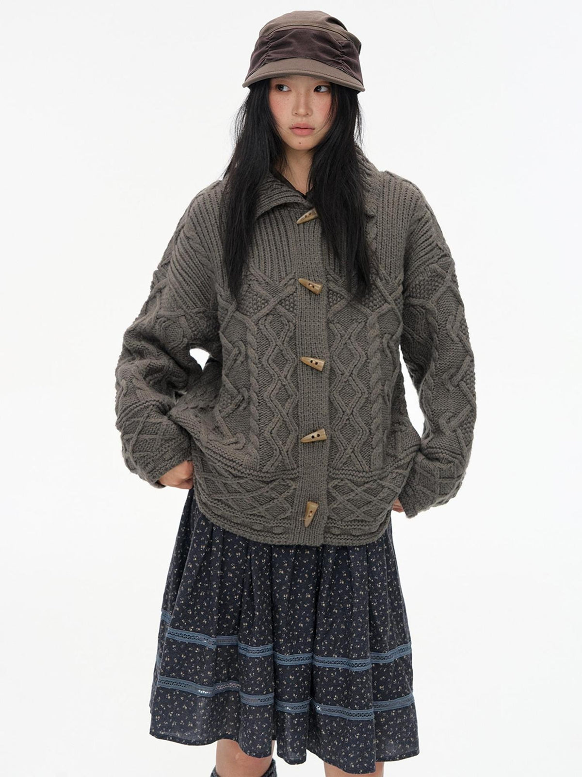 NAPSNAPS Horn Button Knit Thickened Collared Women&