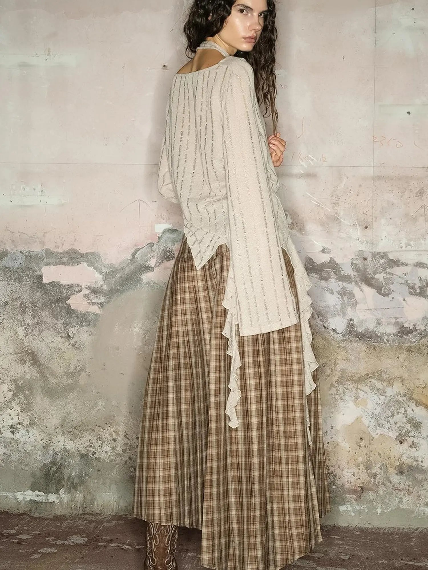 Dune Wasteland Style Irregular Ruffled Knit Top V-Neck T-Shirt Long-Sleeve