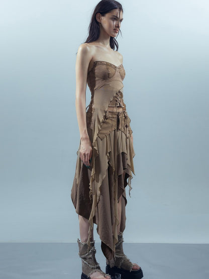 Ethereal Threads – Asymmetrischer Lagenrock im Distressed-Look