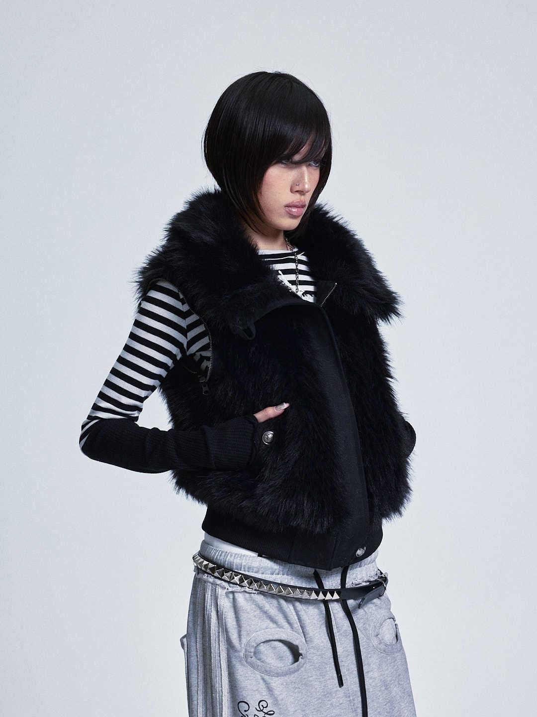 NONAME SPACE Diamond Quilted Detachable Fur Collar Cross Rhinestone Women&