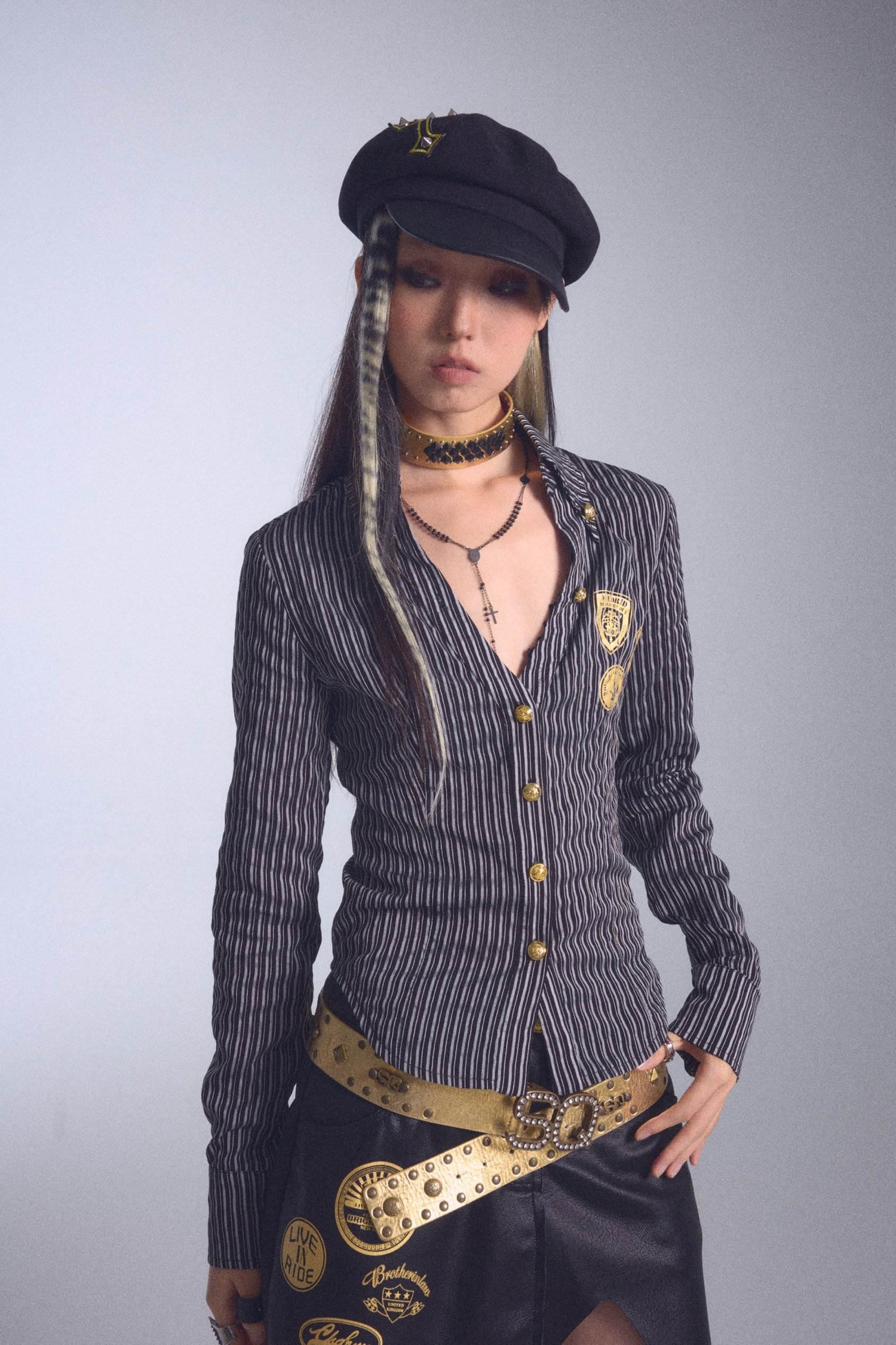 NONAME_SPACE_Gold_Foil_Stripe_Low_Neck_Lapel_Slim_Fit_Women&