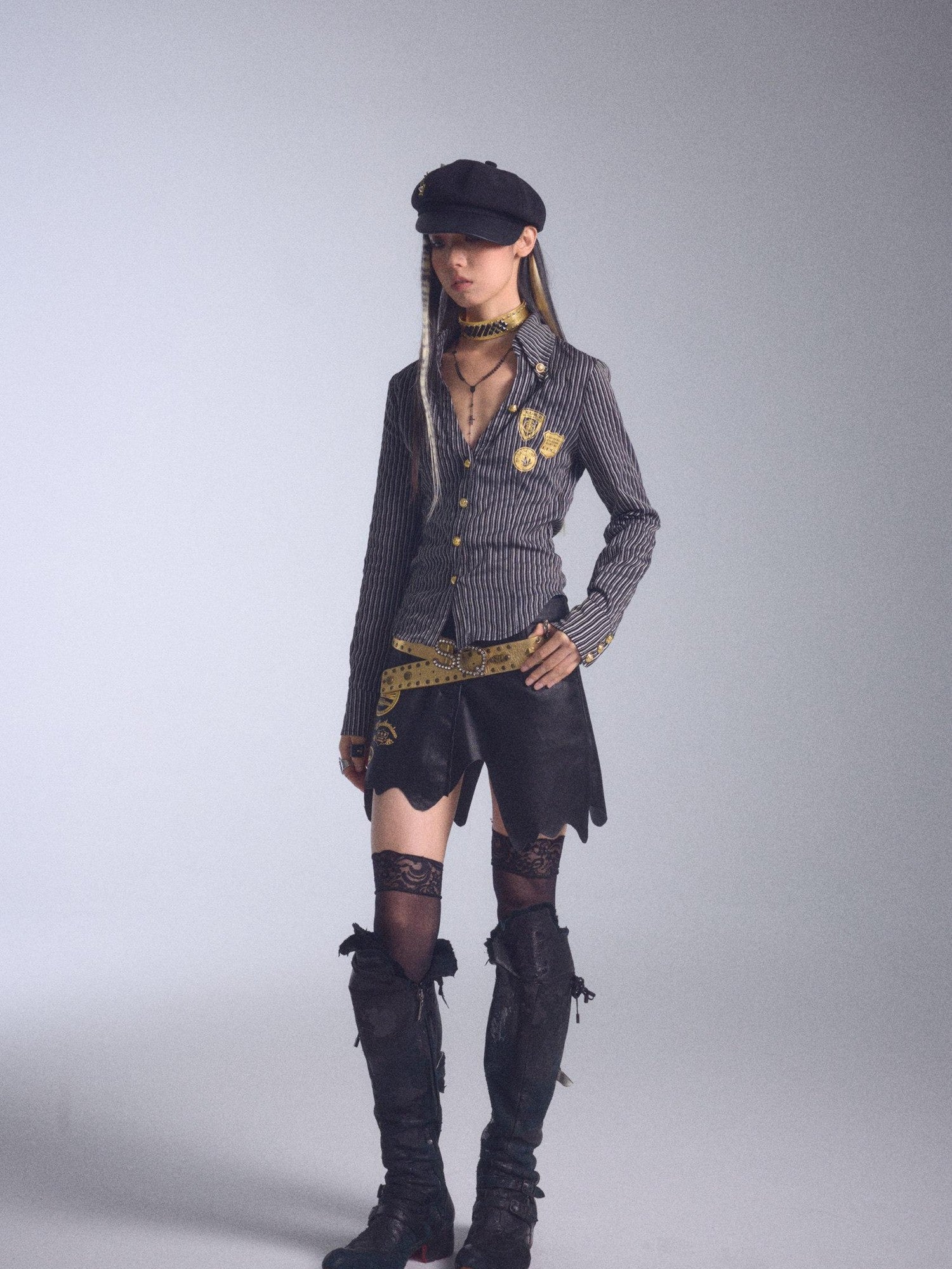NONAME SPACE Gold Foil Stripe Low Neck Lapel Slim Fit Women&