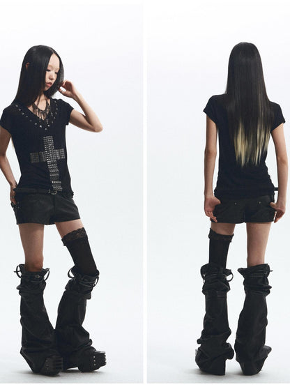 NONAME SPACE Loose Fit Cross Rhinestone Rivet V-neck Women&