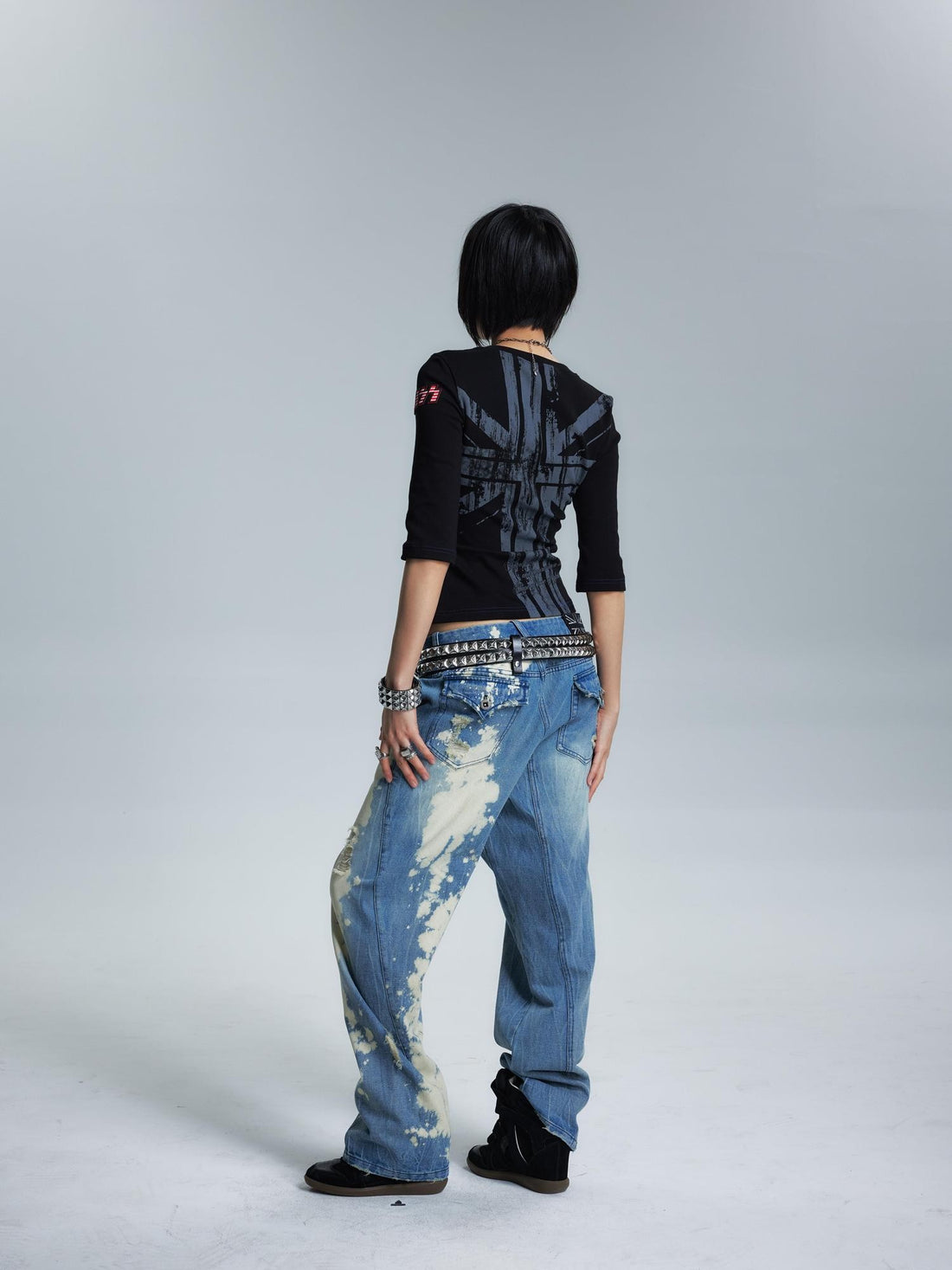 NONAME SPACE Topstitched Asymmetric Neck Applique Slim Women&