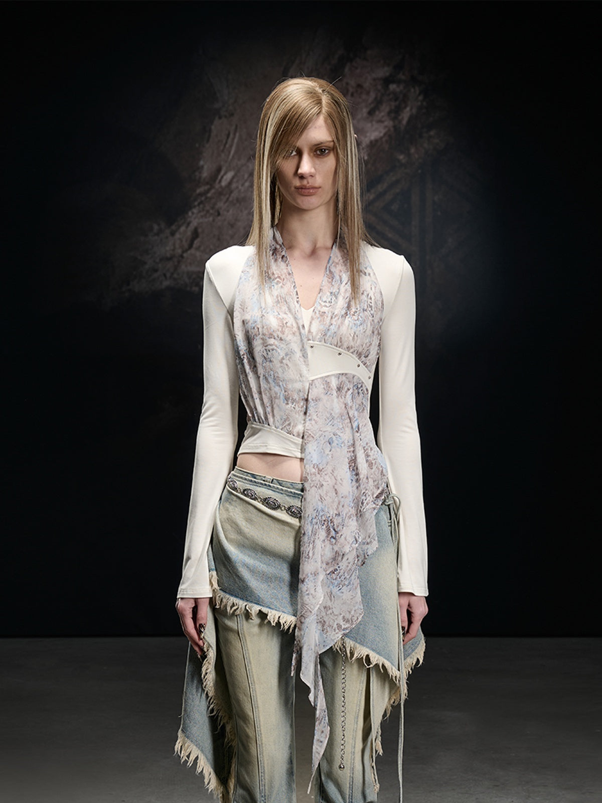 NORTH_NODE_Asymmetrical_Patchwork_V-neck_Women&