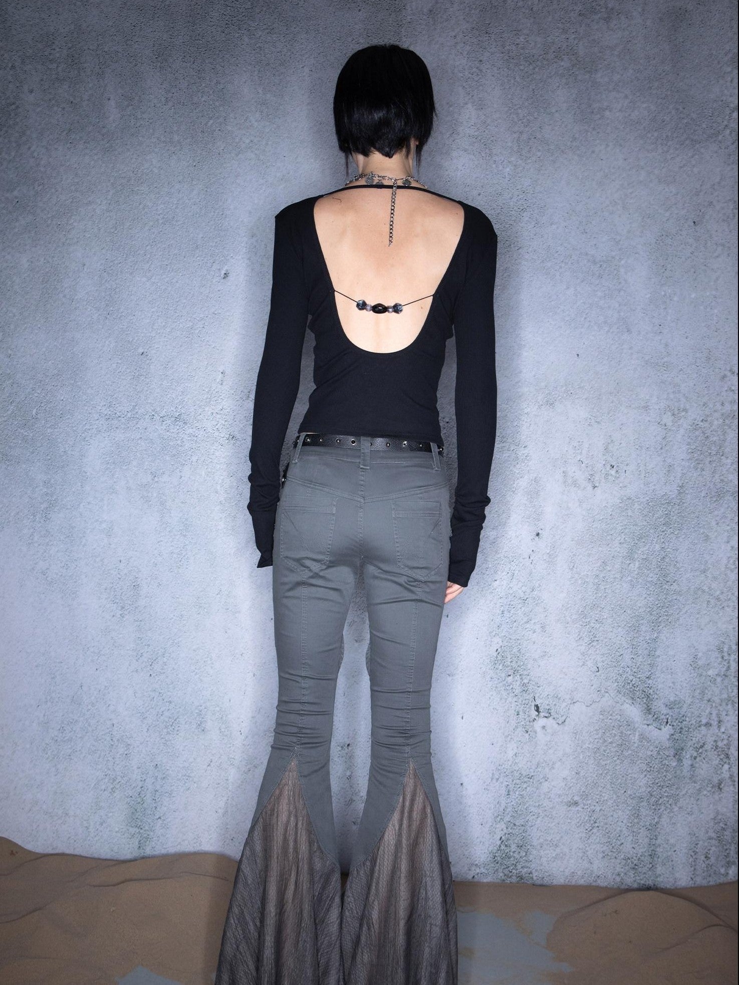 NORTH NODE Beaded Open Back V-neck Cropped Women&
