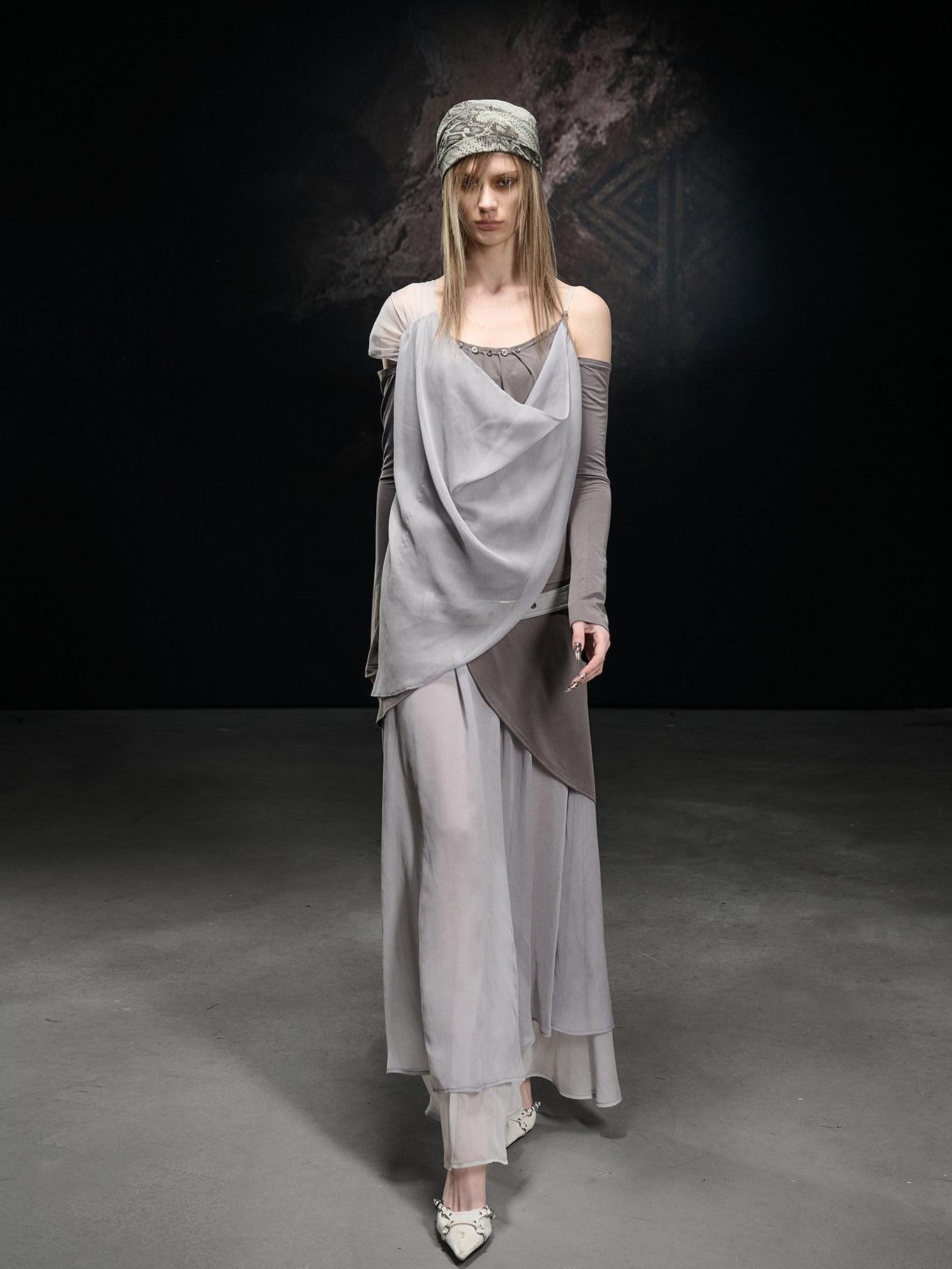 NORTH NODE Chiffon Splice Asymmetric Off Shoulder Women&