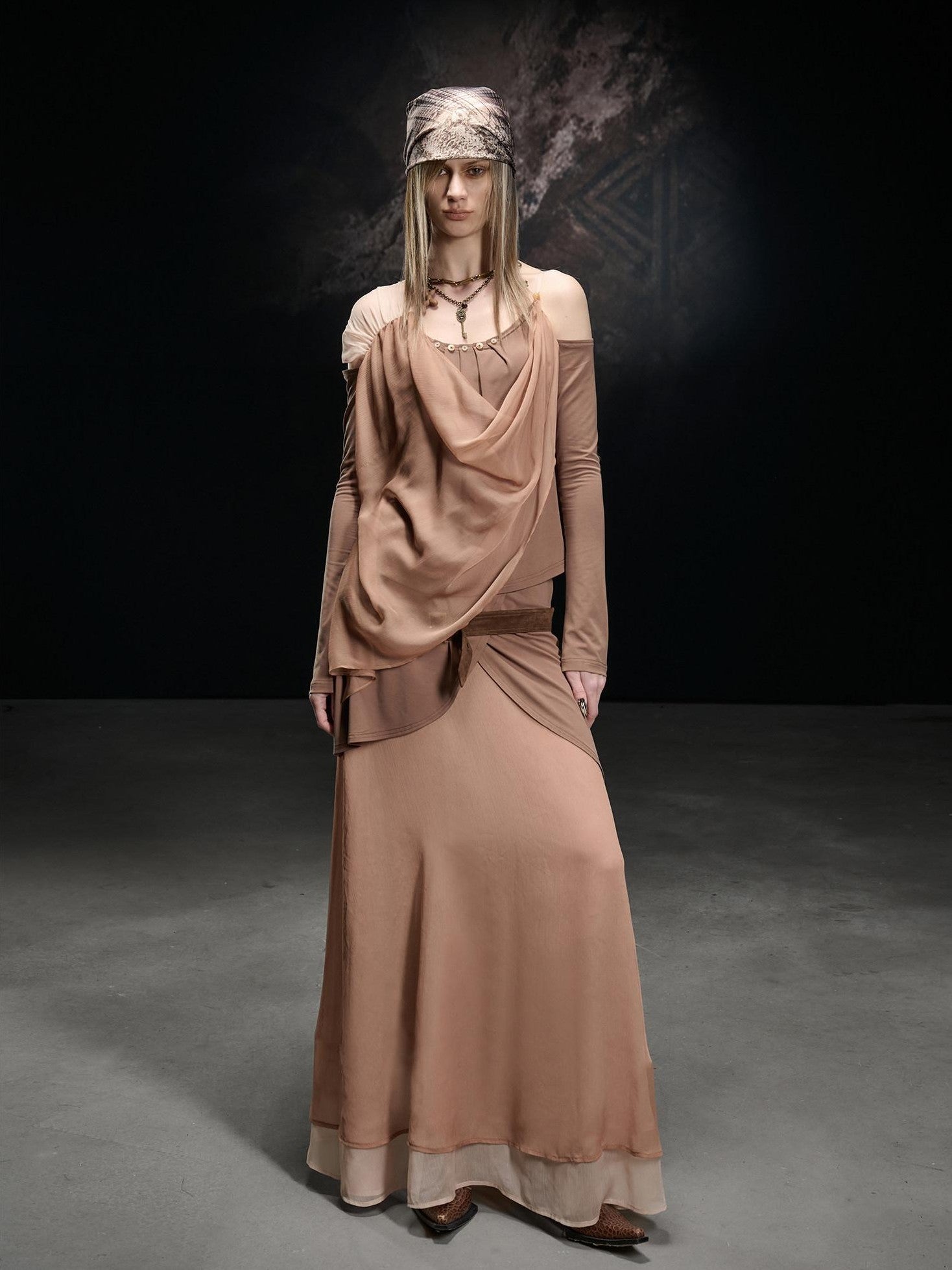 NORTH NODE Chiffon Splice Asymmetric Off Shoulder Women&