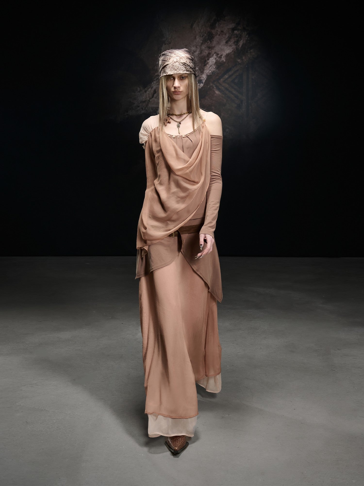 NORTH NODE Chiffon Splice Asymmetric Off Shoulder Women&
