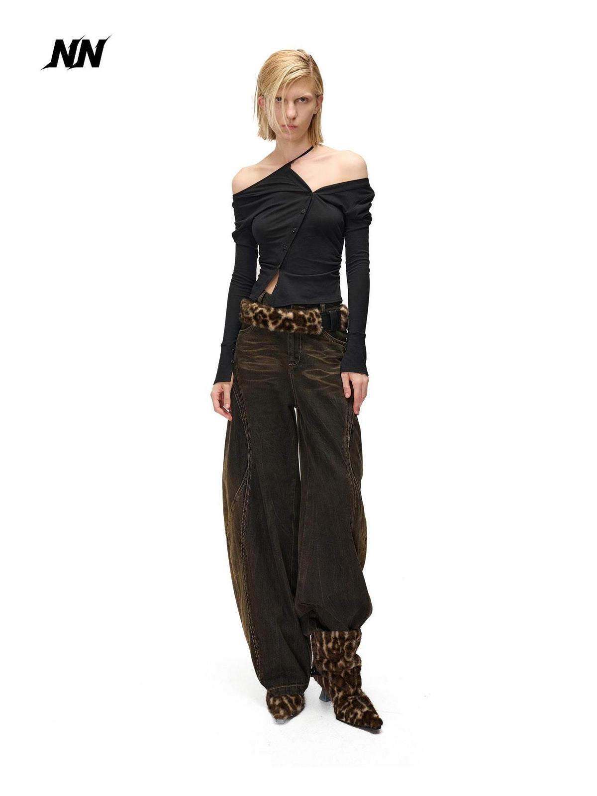 NORTH NODE Cropped Asymmetric Placket Button Women&