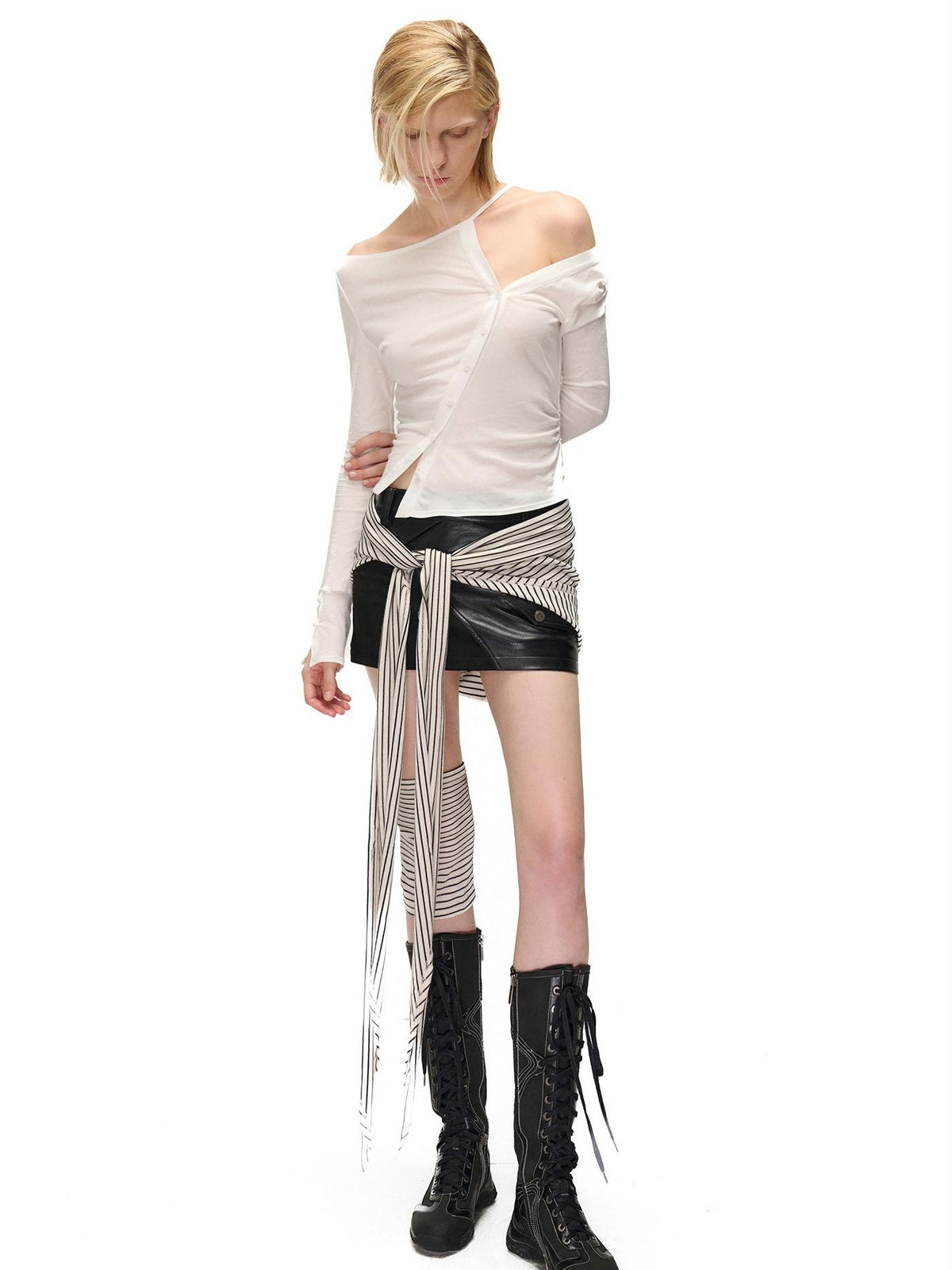 NORTH NODE Cropped Asymmetric Placket Button Women&