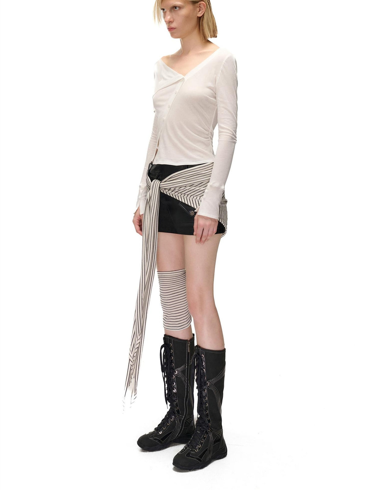 NORTH NODE Cropped Asymmetric Placket Button Women&