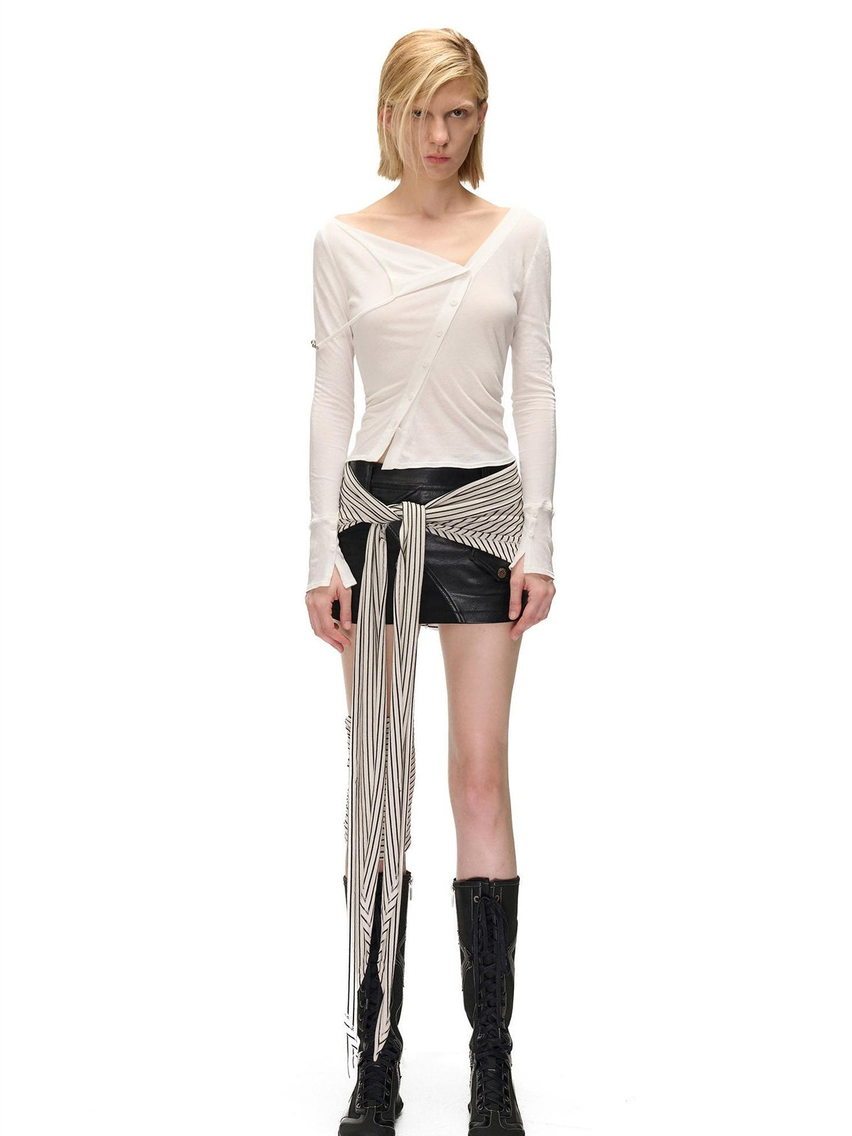 NORTH NODE Cropped Asymmetric Placket Button Women&