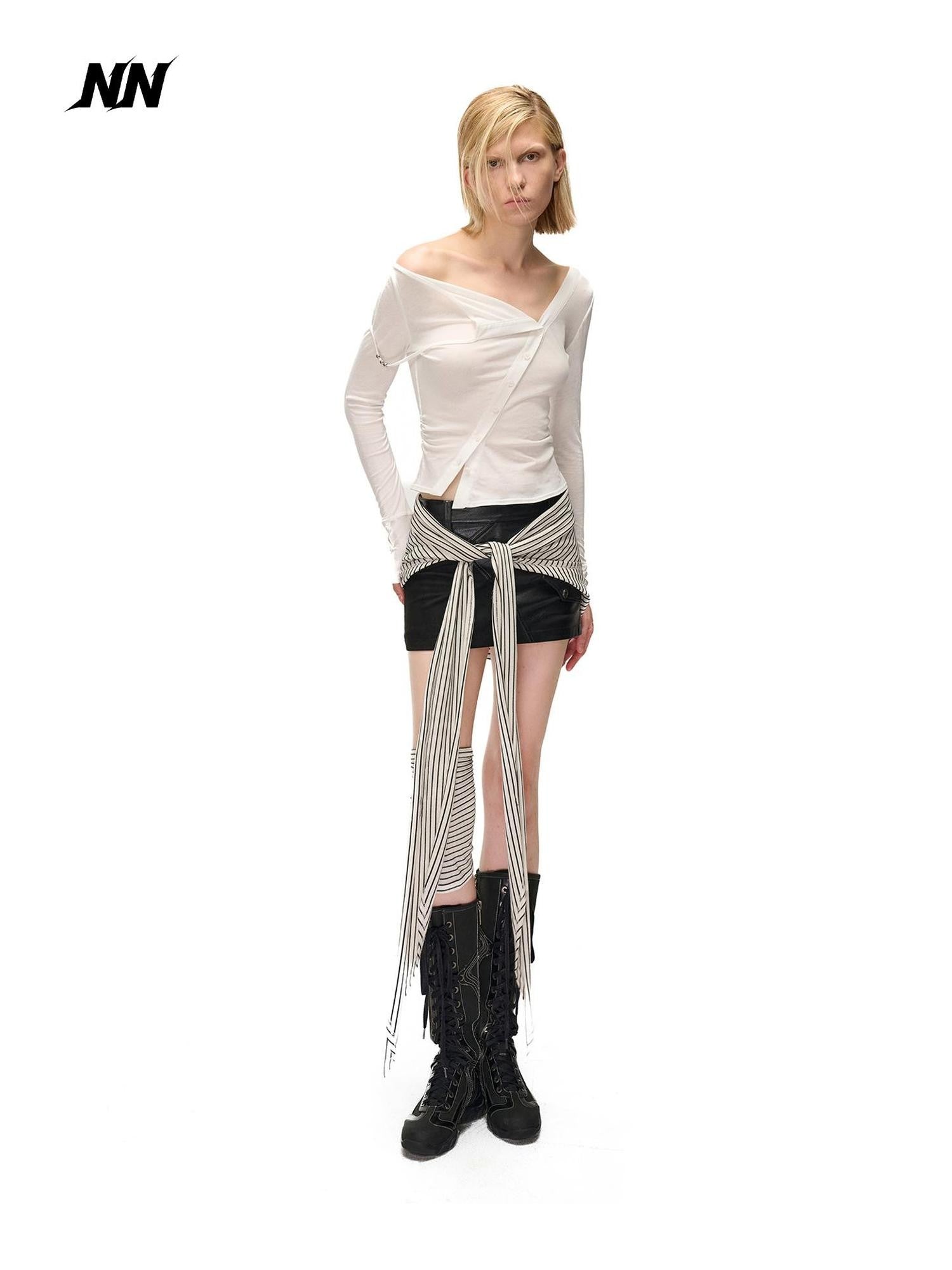 NORTH NODE Cropped Asymmetric Placket Button Women&