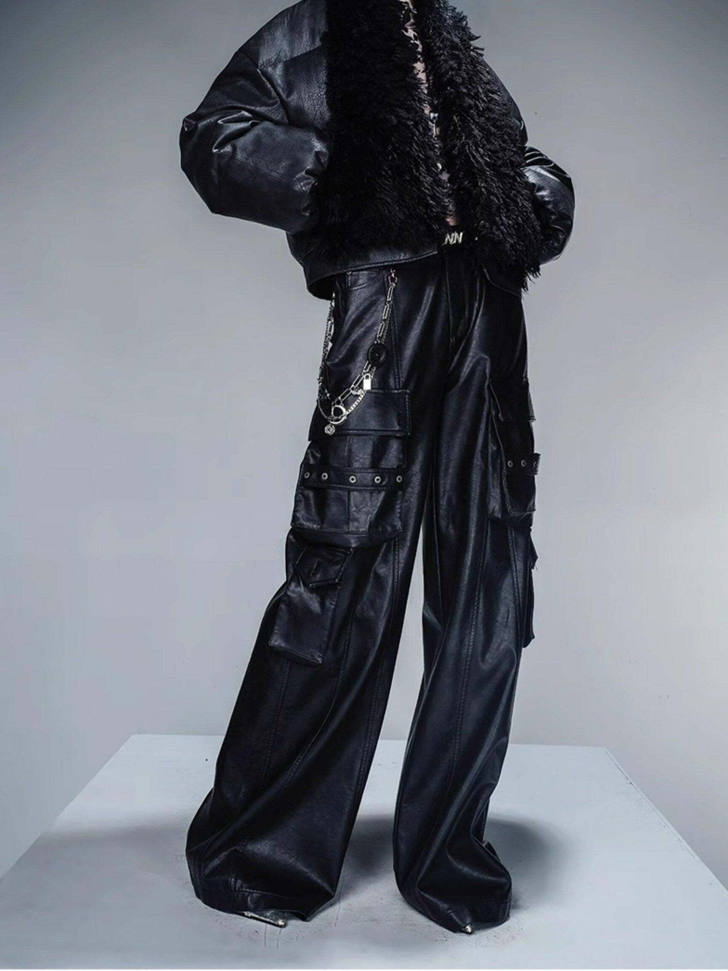 NORTH NODE Cropped Fur Collar Leather Panel Women&