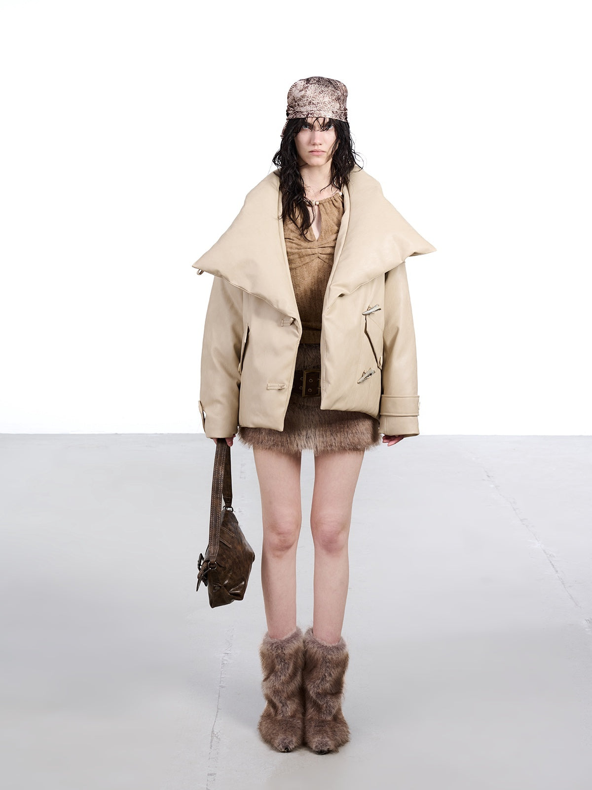 NORTH_NODE_Cropped_Large_Lapel_Single_Row_90_White_Duck_Down_Women&